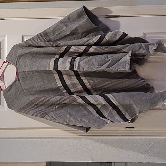 Uniqlo 2Way Stole Neutral Checked 04 Gray 100% Acrylic - Picture 2 of 7